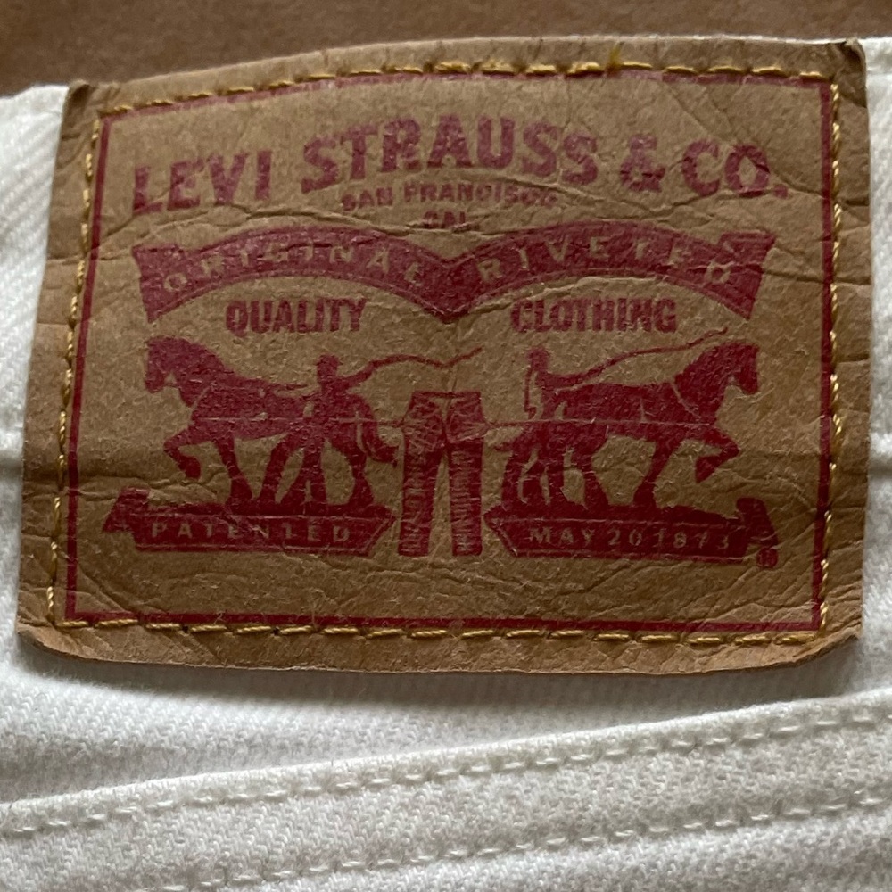White Levi’s 721 Vintage High Rise Skinny Jeans - Picture 9 of 11